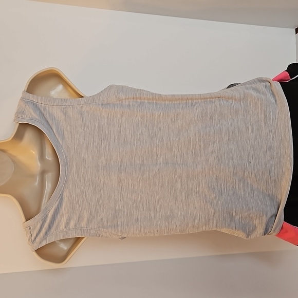 Old Navy Active Size XS Breathe On Light Gray V-neck workout shirt athletic top - Picture 8 of 16
